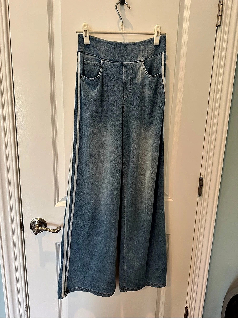 Halara Wide Leg Jeans in Blue Size Small Excellent Condition